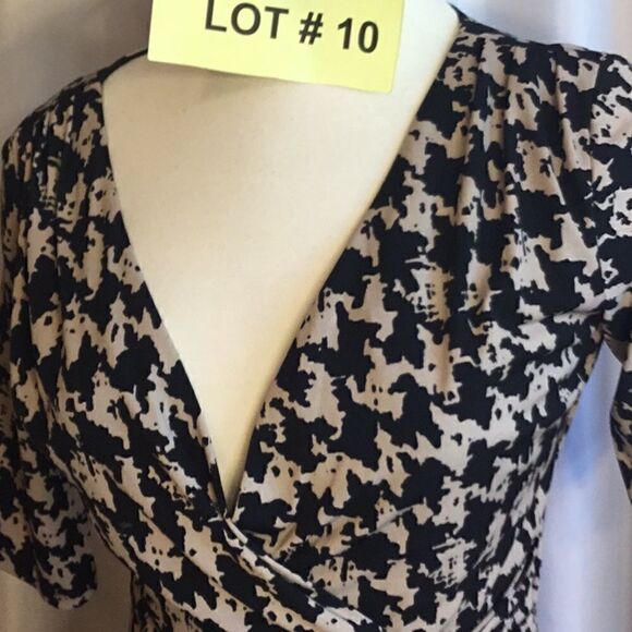 V neck dress in size 6 by RONNI NICOLE in black & tan - Picture 7 of 13